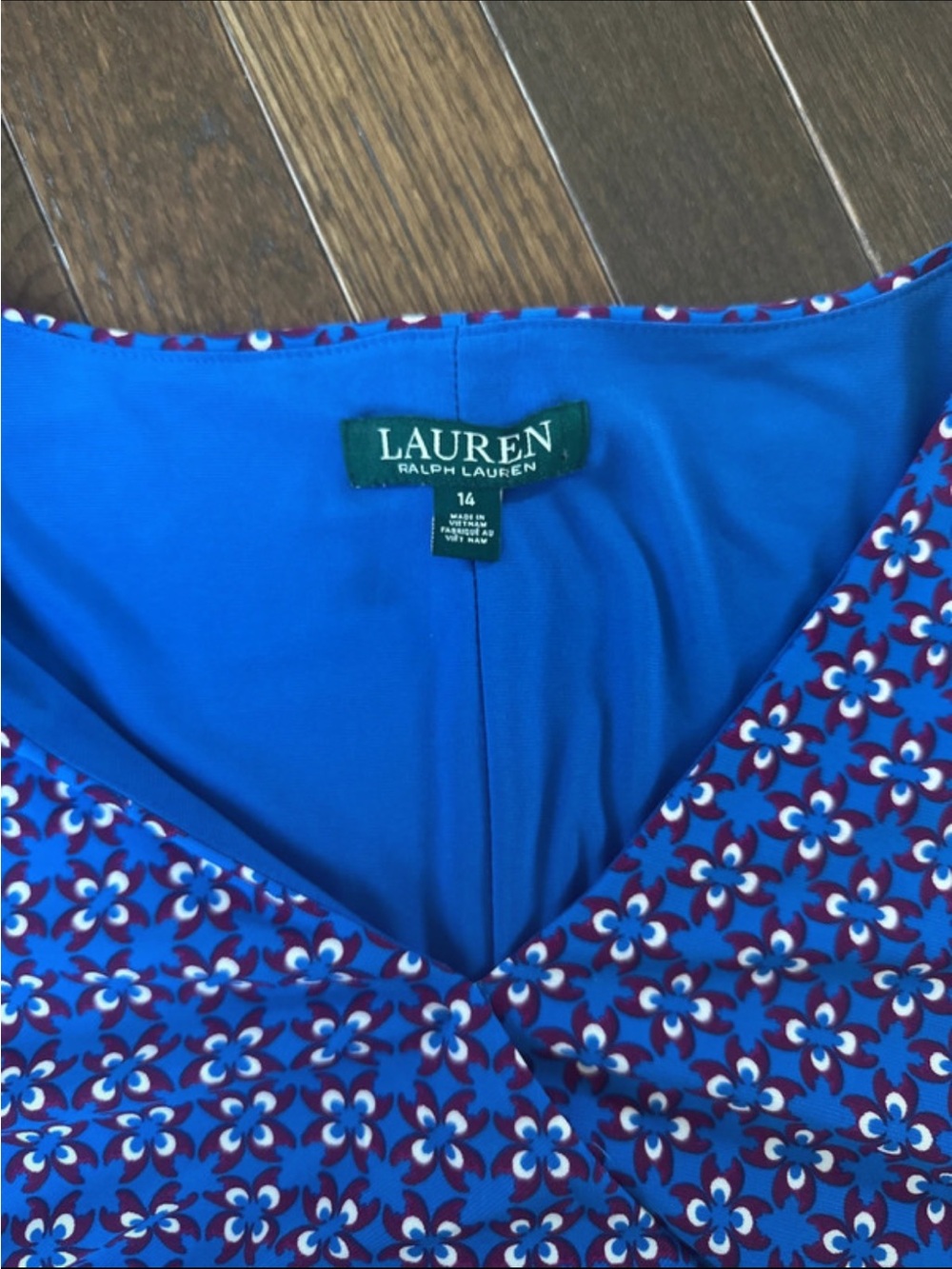 Lauren Ralph Lauren Blue Printed Long-Sleeve V-Neck Women’s Dress - Picture 3 of 4